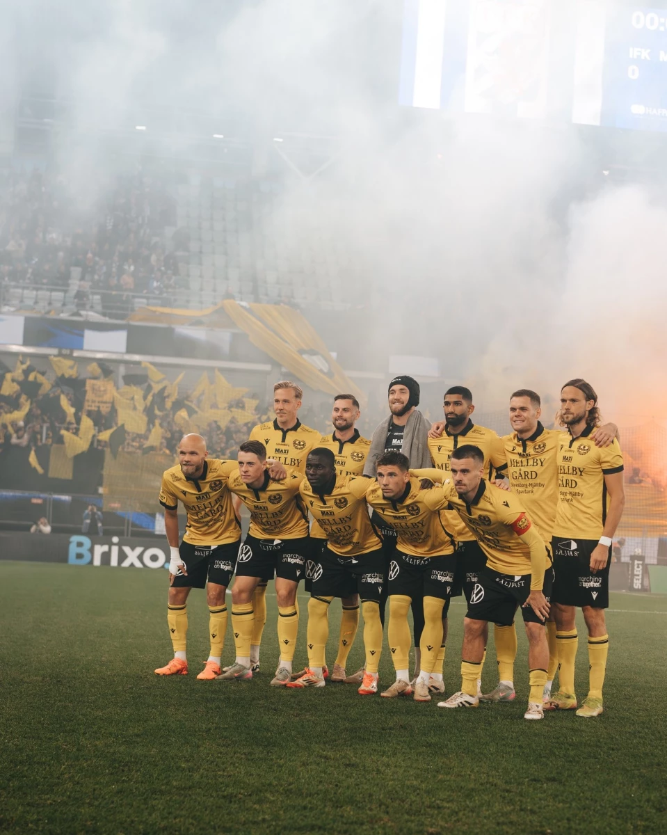 Foto:@MjallbyAIFs. El flamante campeón de la Allsvenskan (Primera división) del fútbol de Suecia: Mjallby AIF