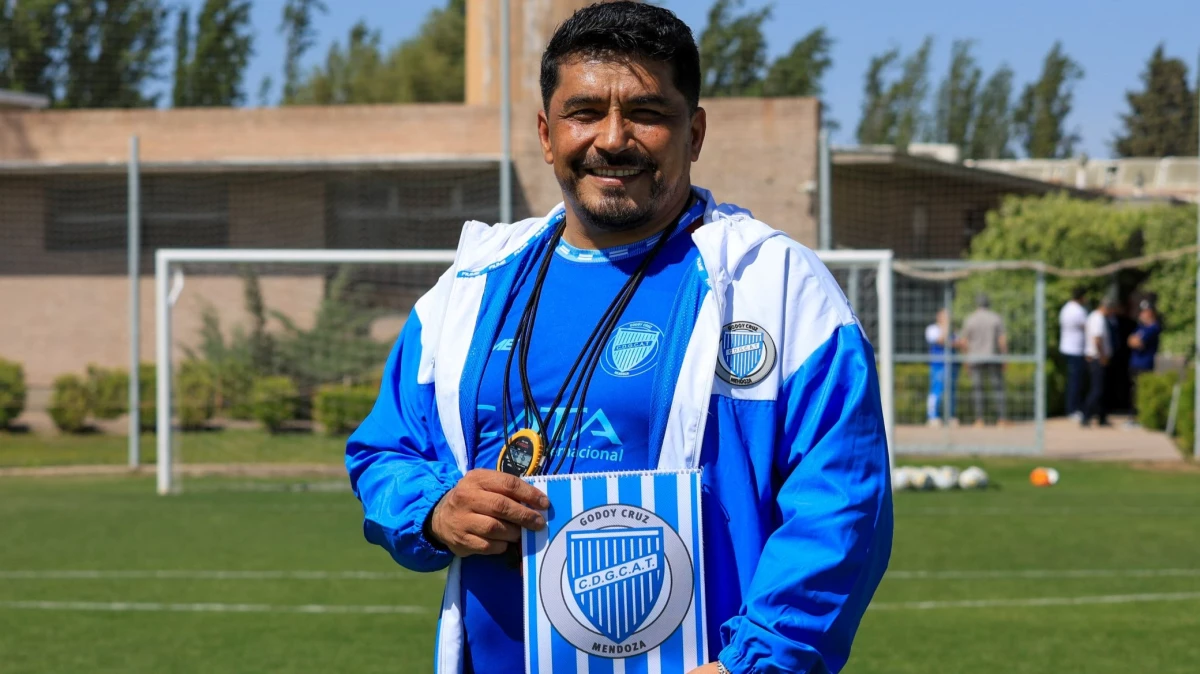 Omar Asad ya dirigió su primer entrenamiento. Foto: @ClubGodoyCruz