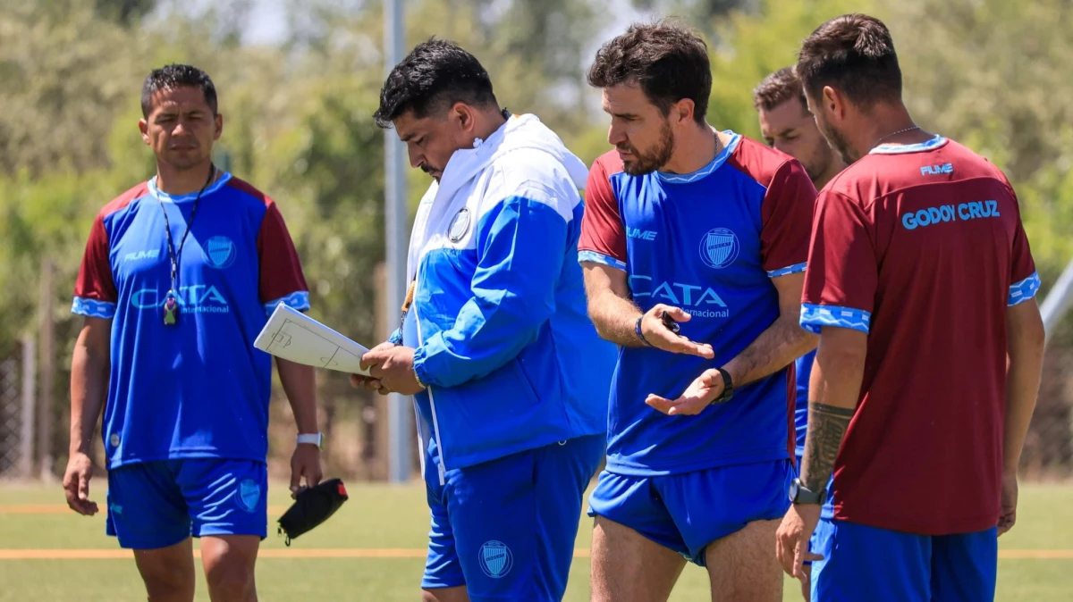 El Mago Ramírez, ex figura del Tomba, acompañará al Turco. Foto: @ClubGodoyCruz