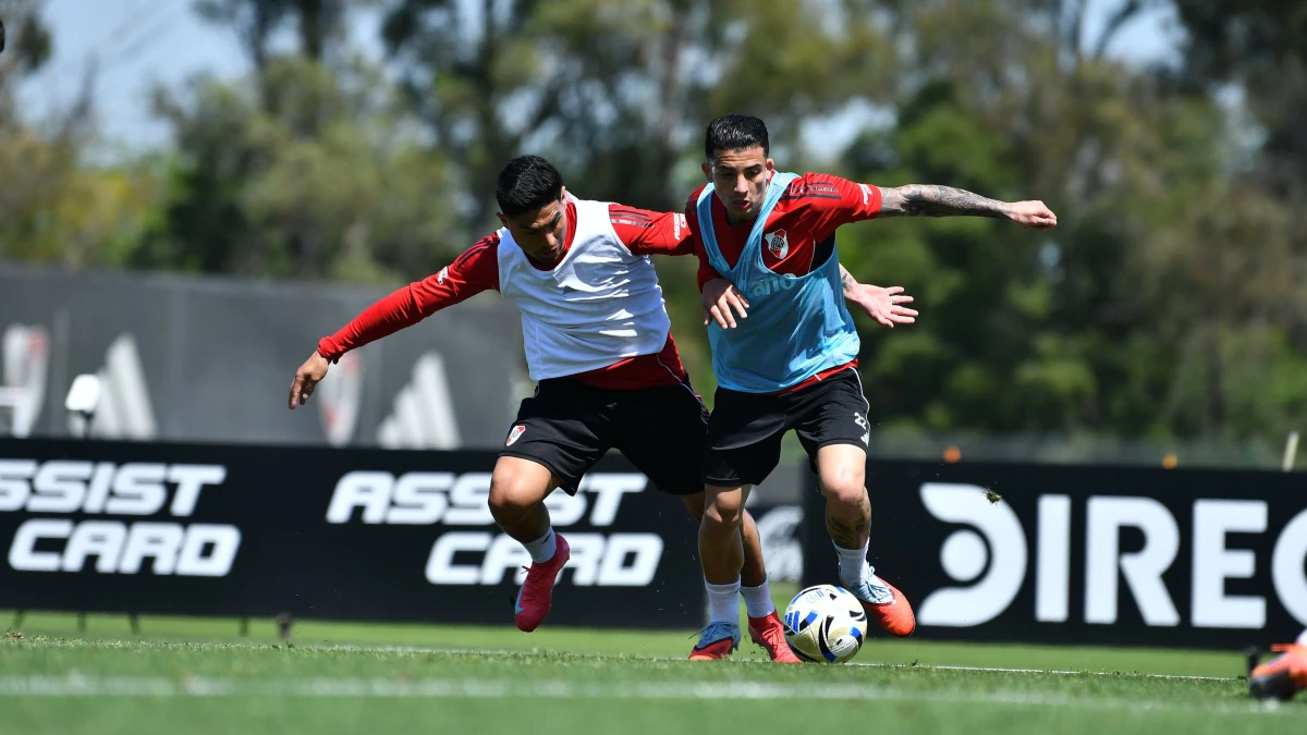 Foto: Prensa River. Castaño y Maxi Salas en los trabajos con pelota preparándose para ser titulares.