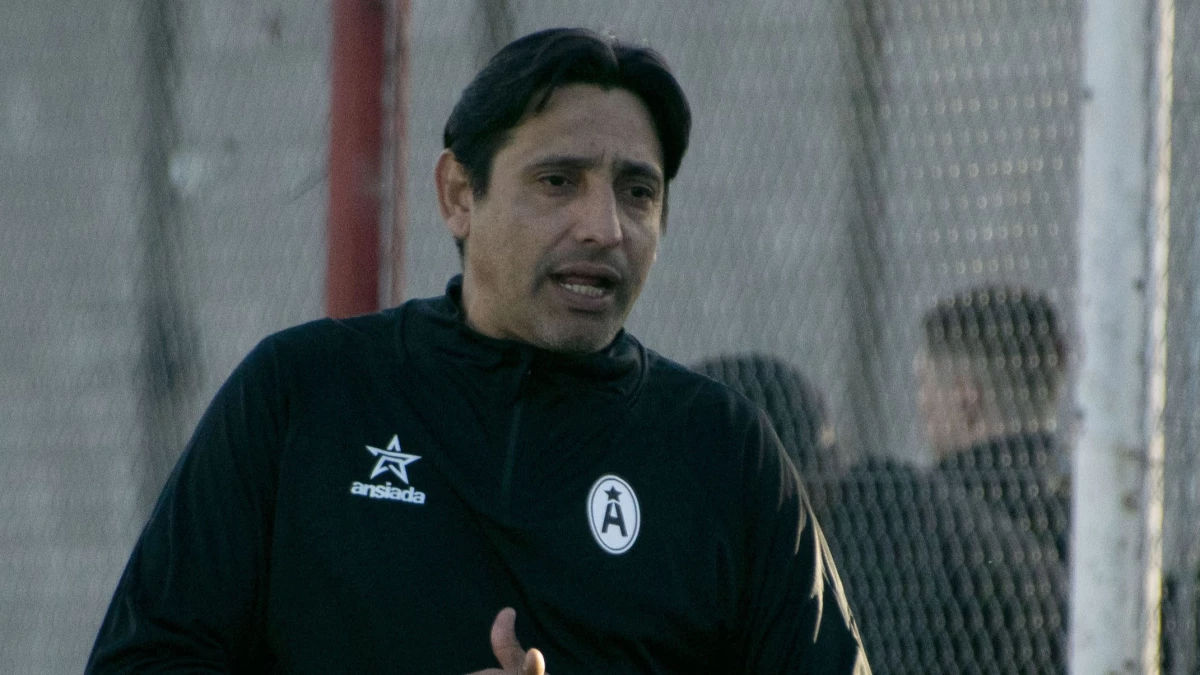 Víctor Zapata duró poco en Atlas. Foto: @betobocchia