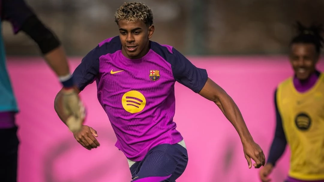 Lamine Yamal esta listo para ser titular en el clásico ante el Real Madrid. foto: @fcbarcelona.