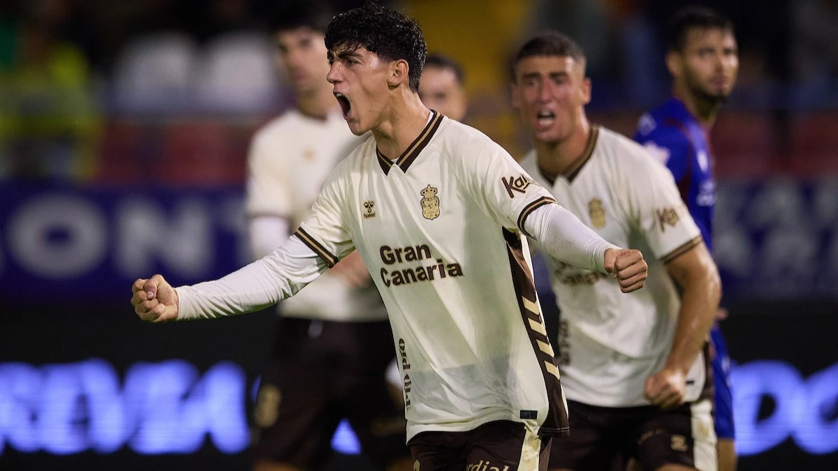 El hispano-argentino Valentín Pezzolesi festeja su gol para Las Palmas en la Copa del Rey. foto: @laliga.