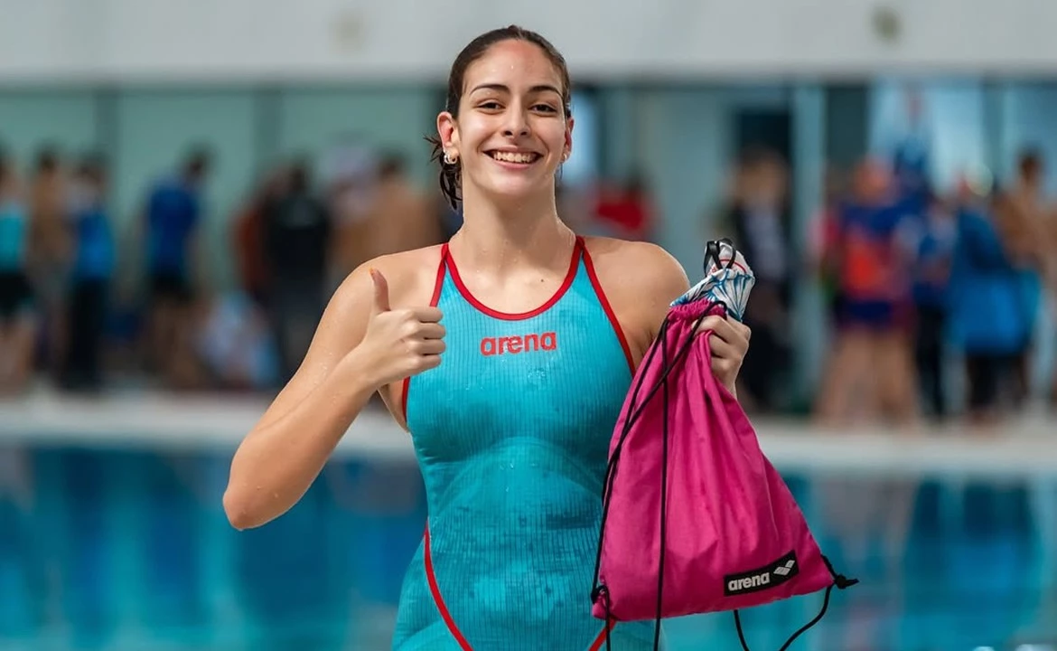 Foto:@CBDA. La sanfrancisqueña Santillán también alcanzó el título en los 200m. espalda