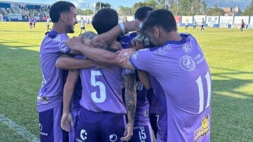 Sacachispas venció a Deportivo Merlo y mantiene las chances de mantener la categoría. Foto: @SacachispasOK