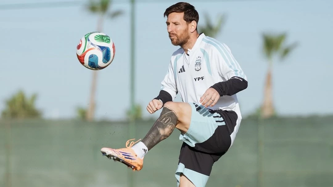 Messi, clave para el cobro del amistoso. Foto: Prensa AFA.