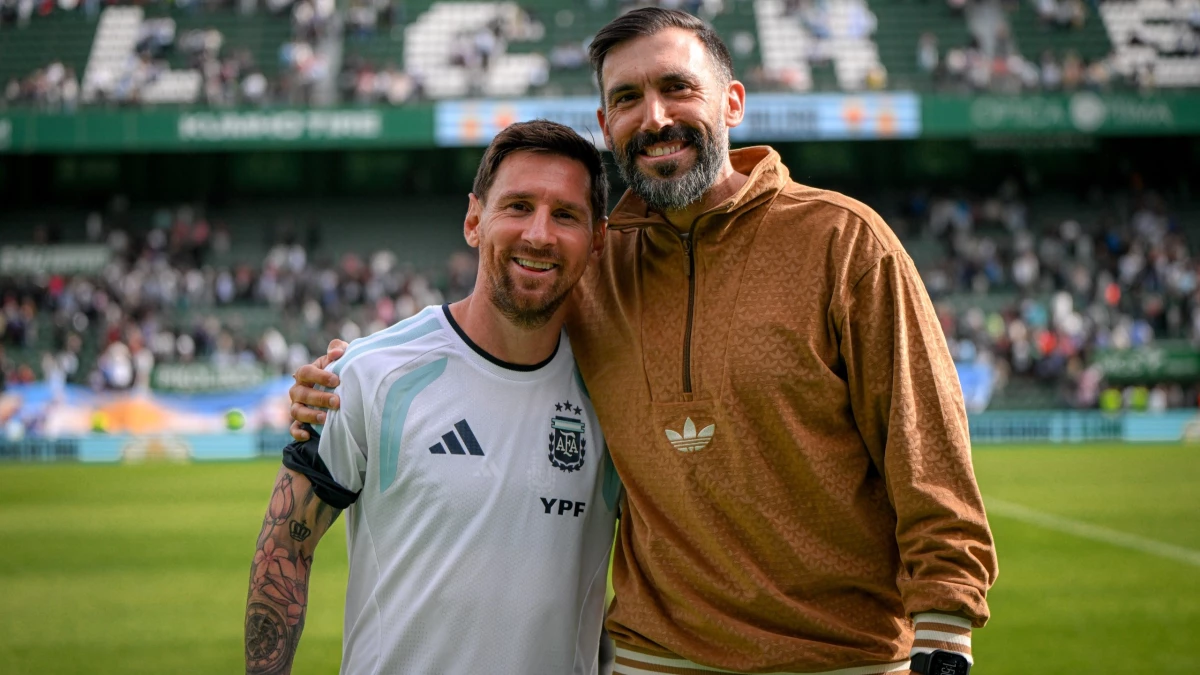 Messi y lindo reencuentro con un ex ayudante de Quique Setién. Foto: Elche.
