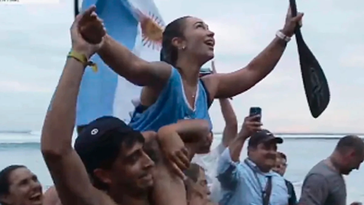 La felicidad por la gloria deportiva para la argentina Juliette Duhaime, campeona del mundo en El Salvador | Foto: Juliette Duhaime