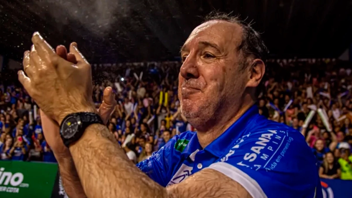 Foto: Renata Volei. Horacio Dileo está en semifinales de la Liga de Brasil como DT de Renata Volei y está a un paso de la final.