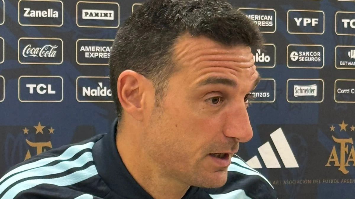 Scaloni celebró la victoria de la Selección Argentina ante Angola | Foto@Argentina