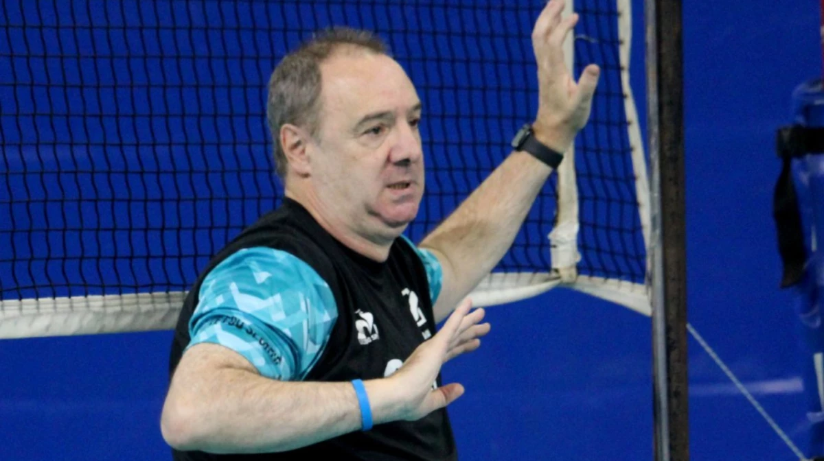 Horacio Dileo es elnuevo DT de la selección de voley mayor en lugar de Mendez y debutara en 2026 cobn la VNL (Foto: FEVA).&nbsp;