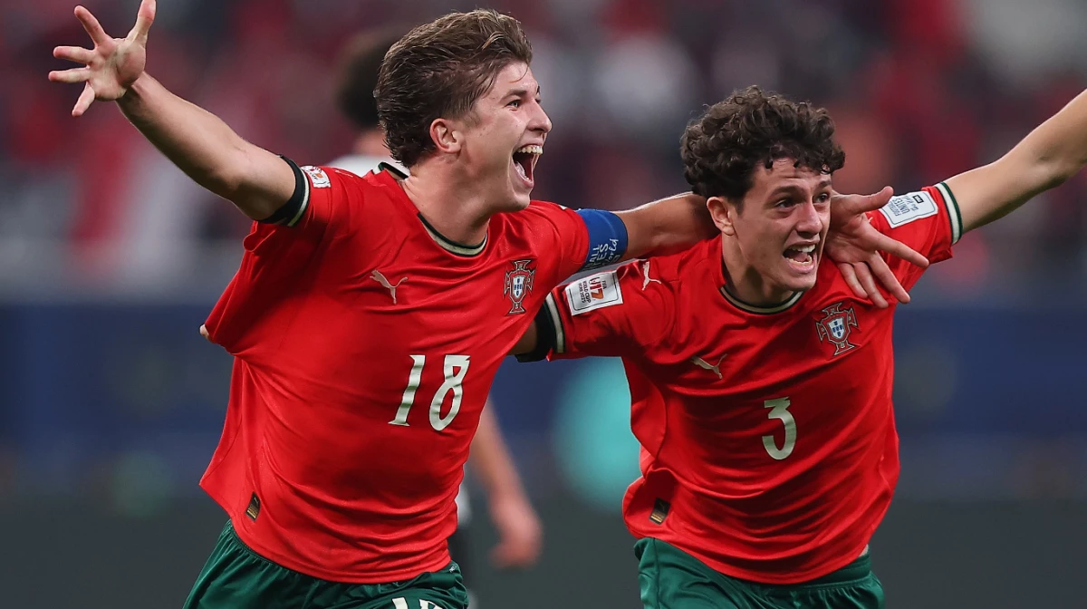 Los chicos portugueses festejan la consagración en Qatar (Foto: FIFA).