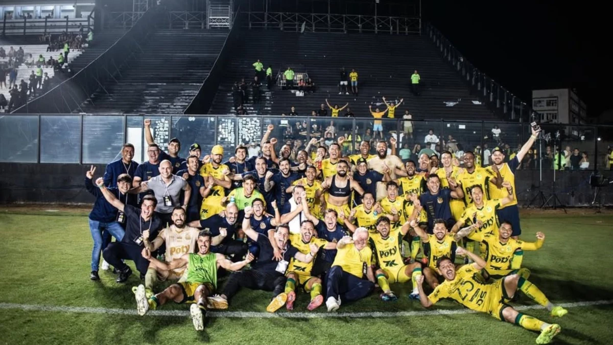 Foto: El modesto debutante Mirassol celebra su histórica clasificación a la Libertadores.&nbsp;