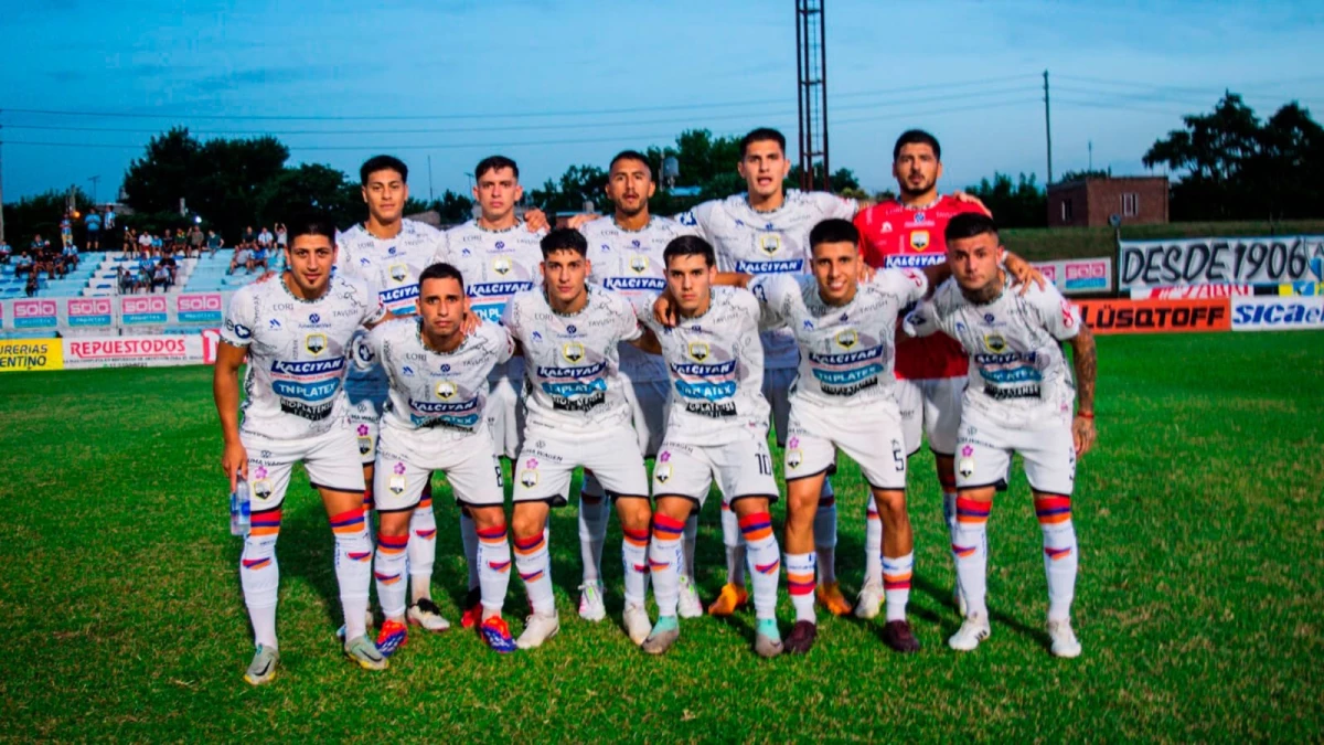 Foto:@DepArmenio. El conjunto de Ingeniero Maschwitz dejó en el camino a Argentino de Merlo