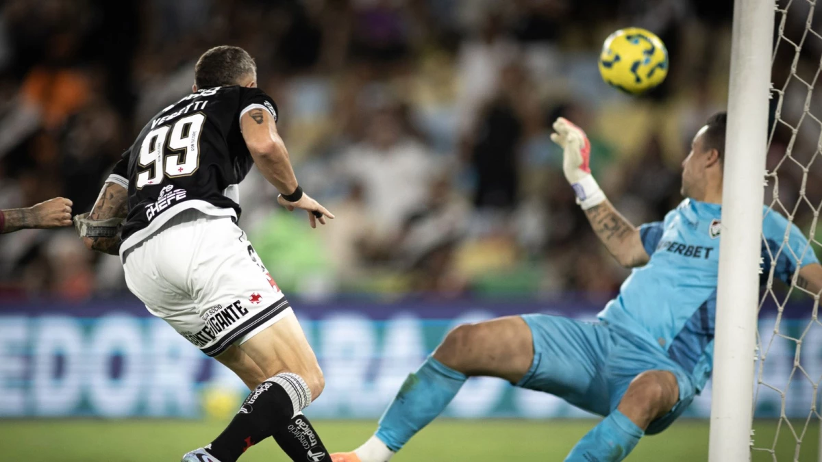 Foto: El argentino Pablo Vegetti marca en el descuento el gol de la victoria de Vasco da Gama sobre Fluminense de Zubeldía.