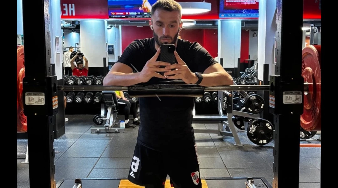 Foto: Instagram Pezzella. El defensor se prepara hace varias semanas con trabajos personales para recuperarse.