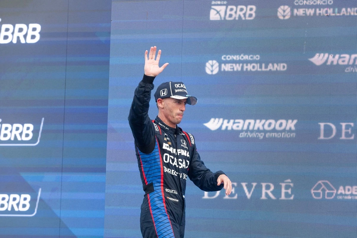 Foto: Prensa TCR South América. El campeón Leonel Pernía (Honda Civic) terminó segundo en Interlagos en la última carrera de la temporada 2025