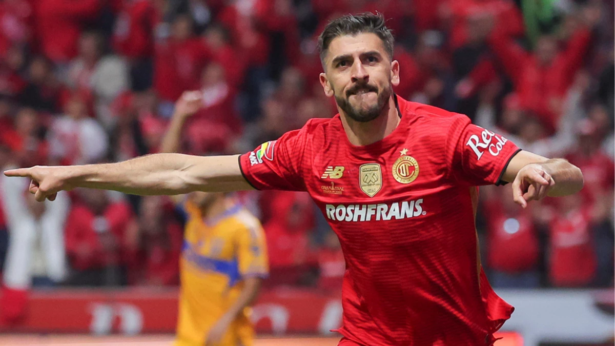 Foto: El portugués Paulinho celebra el segundo tanto de Toluca.