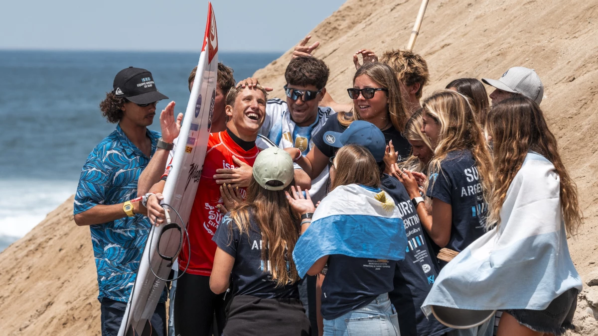 Thiago festejó con el equipo argentino. Foto: ISA Sean Evans