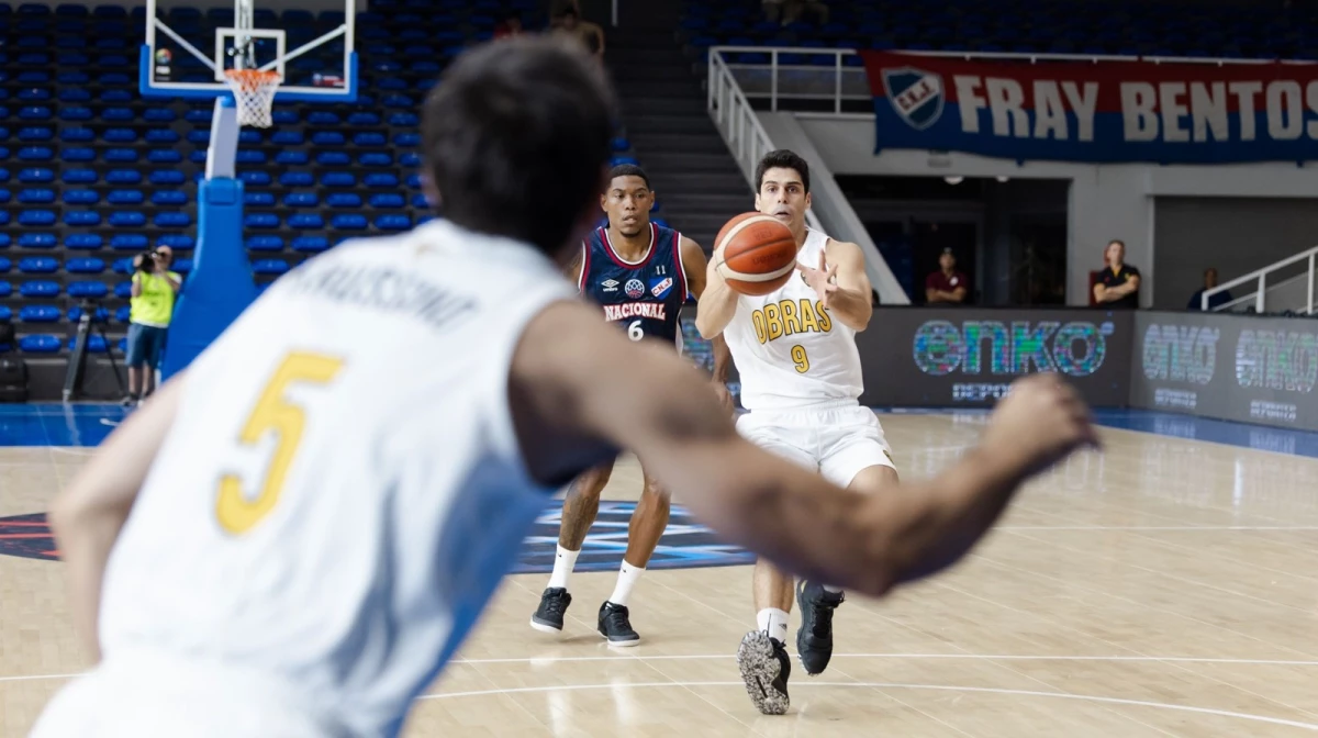 Foto: Obras mostró un nivel de juego satisfactorio pero no lo pudo trasladar a los resultados en el “grupo de la muerte”.