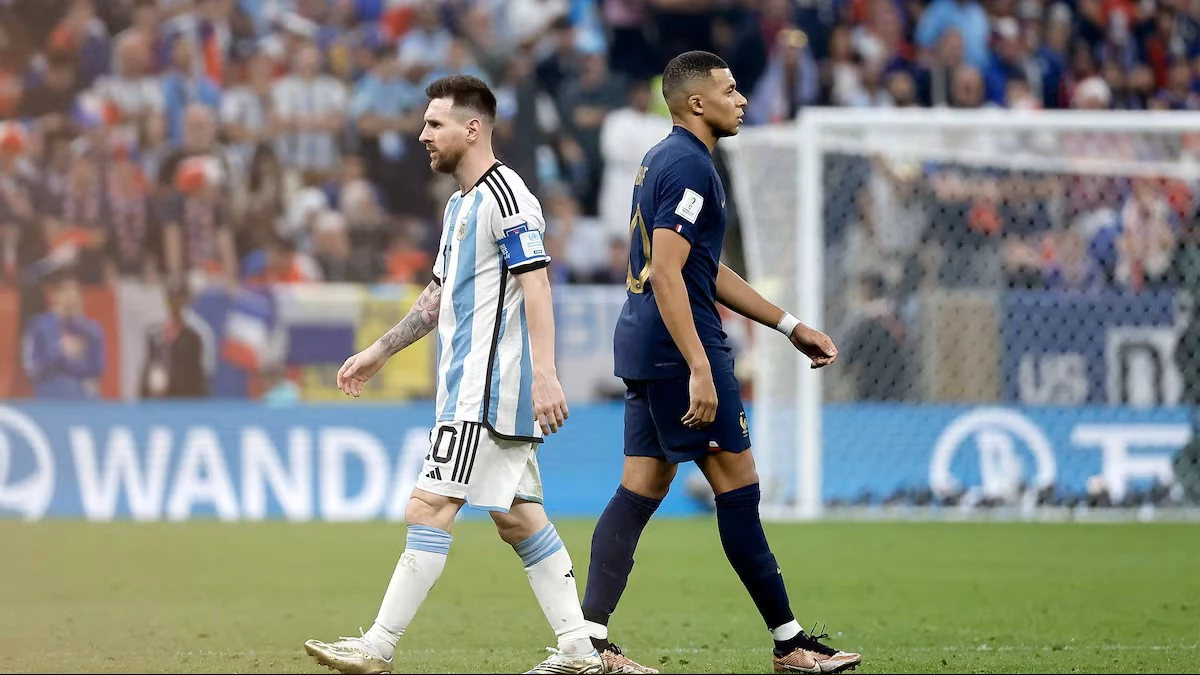 Messi y Mbappé, las dos estrellas de la gran final del 18122022. Foto: Archivo.