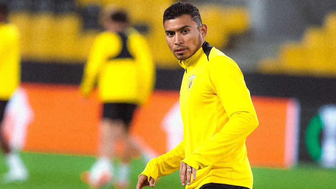 El ex River Pereyra titular en el AEK Atenas que paso a octavos de la Conference. foto: @uefa.