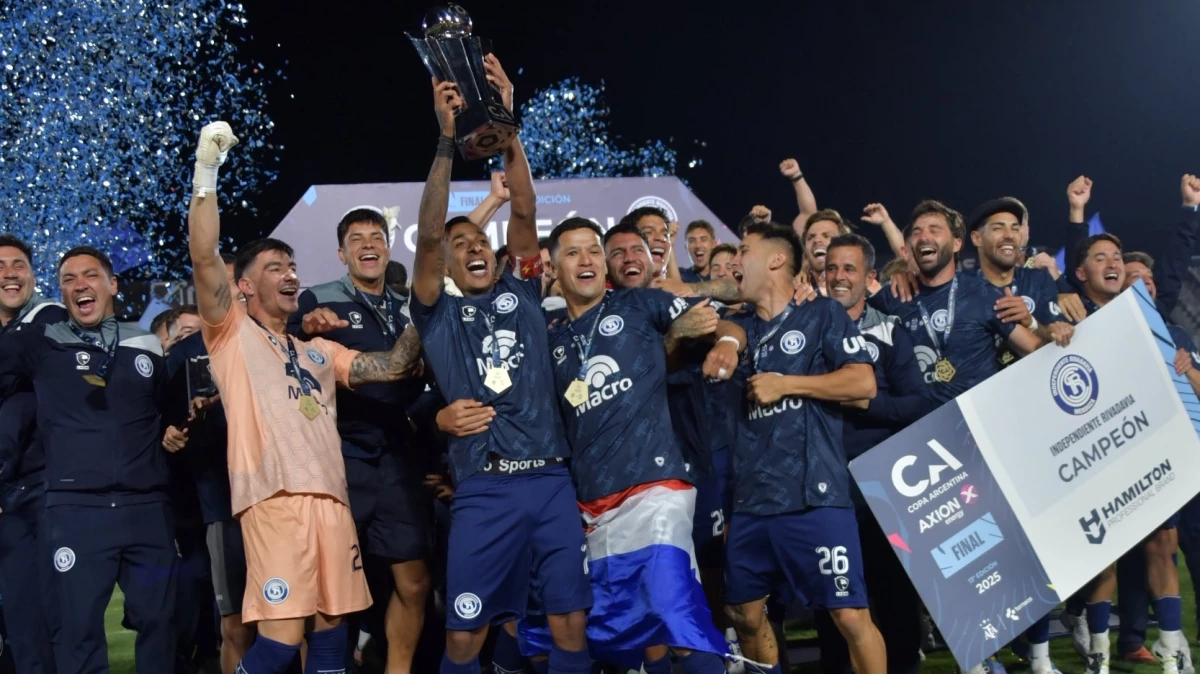 Con Villa como bandera, Independiente Rivadavia logró su primer título profesional | Foto: Independiente Rivadavia