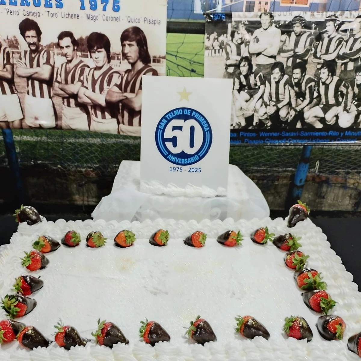 Torta de fesyejo del 50 Aniversrio del ascenso de San Telmo a Primera División. Foto: prensa San Telmo.