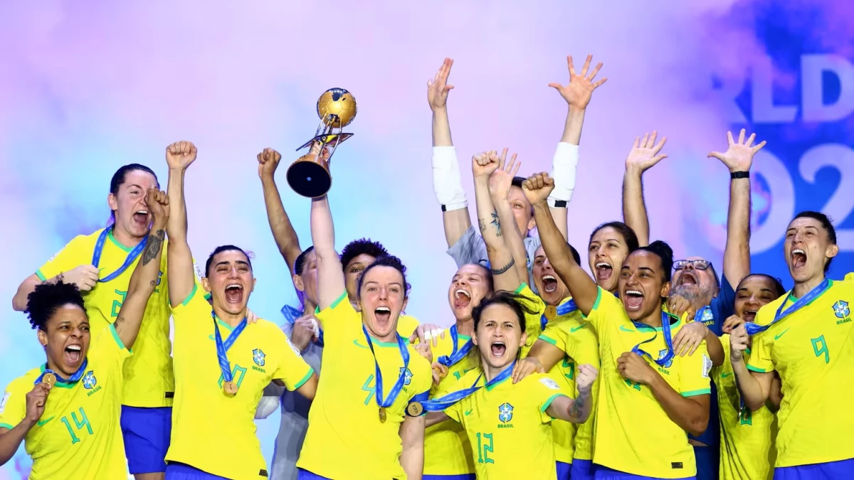 Brasil cumplió y se quedó con el primer trofeo de la historia. Foto: FIFA.