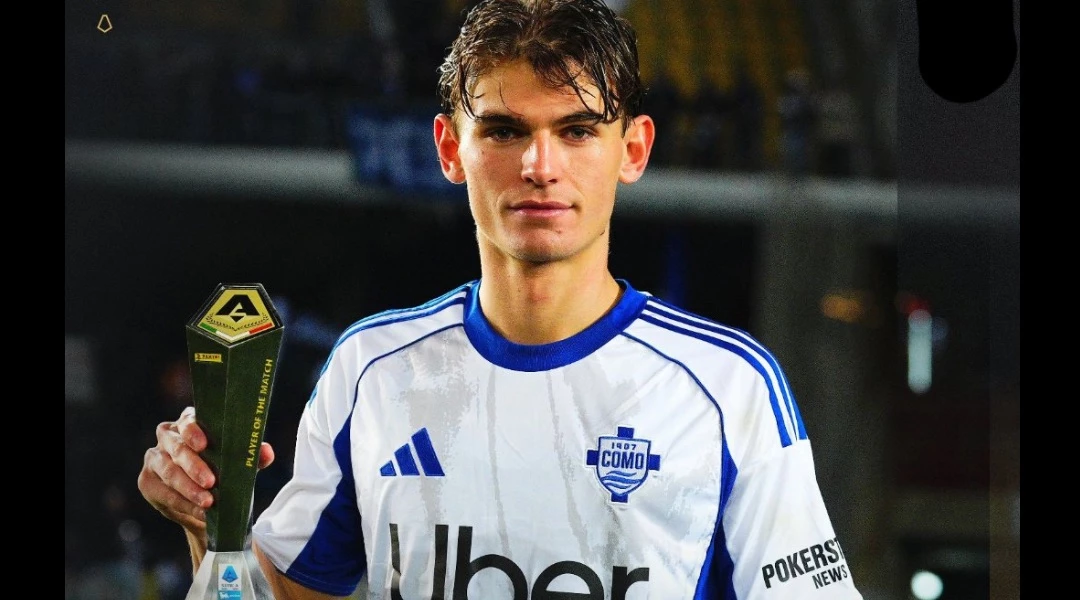 Foto:@Como_1907. El argentino Paz fue distinguido como el mejor jugador del partido. Un gol y una asistencia