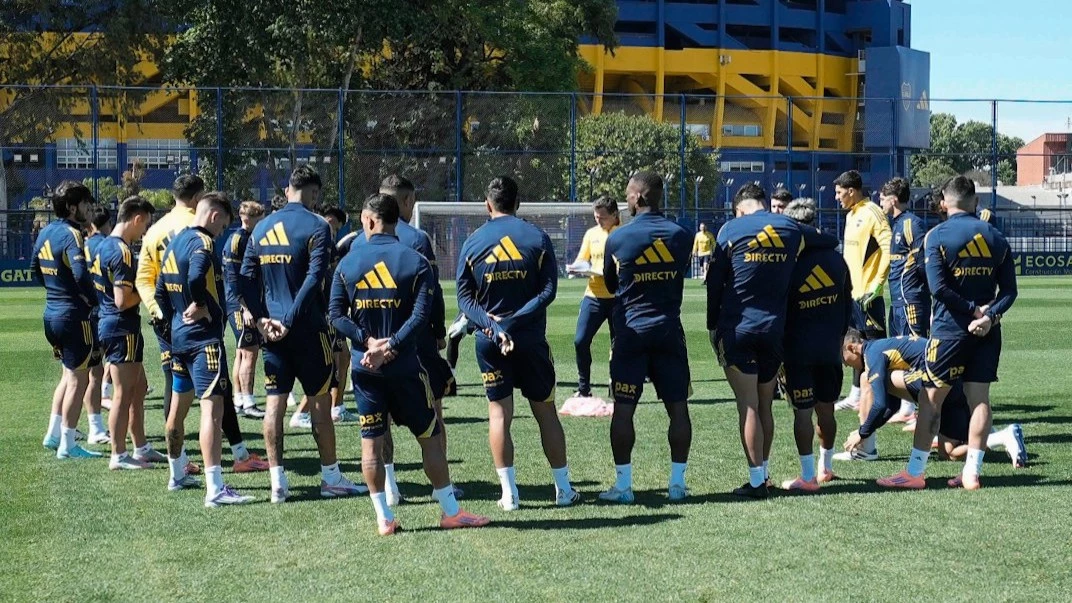 Claudio Ubeda tiene contrato hasta junio del 2026 y continuará al frente del plantel de Boca Juniors. (Foto: @BocaJrsOficial)