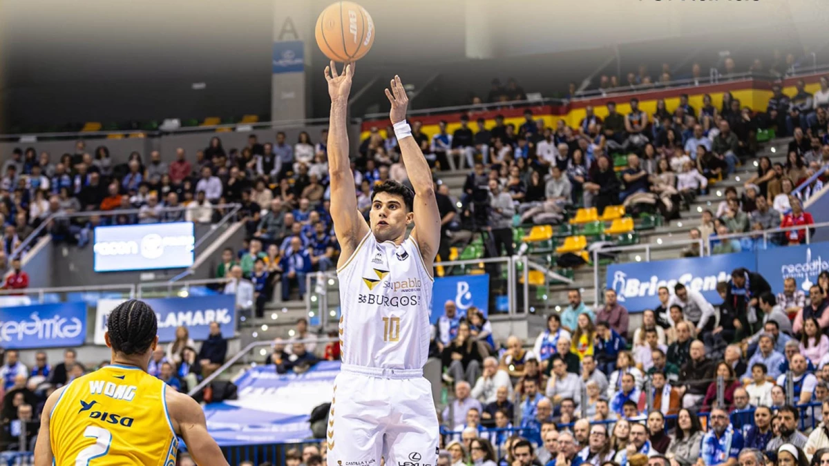 Foto:@SanPabloBurgos. El argentino Corbalán fue la llave que abrió la defensa del Gran Canaria: marcó 20 puntos para el triunfo del Burgos