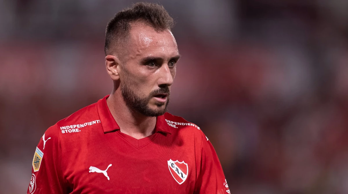 Mancuello renovó contrato con el Rojo (Foto: X@Independiente).