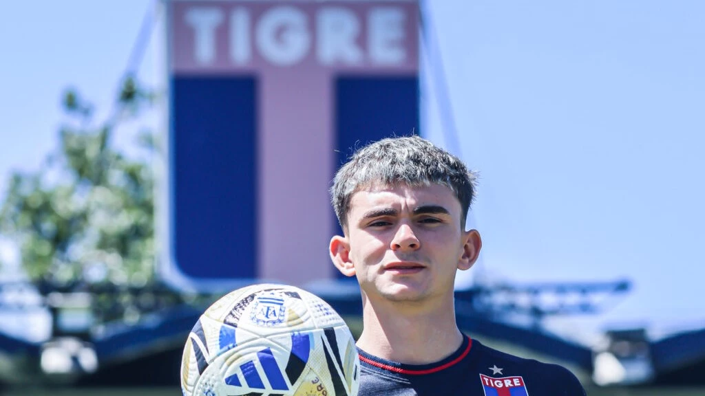 Santi López, de último paso por Central, refuerzo del Matador. Foto: Tigre.