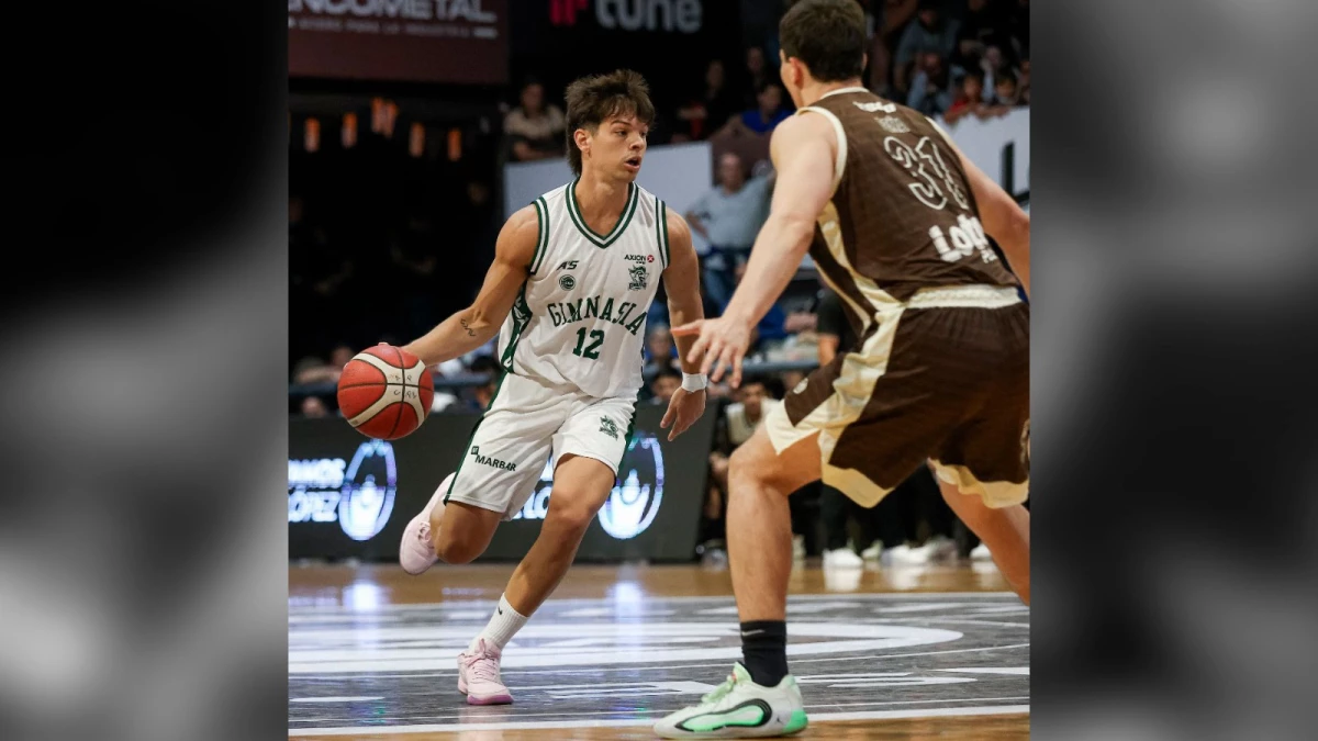 Foto: Gimnasia y Esgrima de Comodoro Rivadavia pisó fuerte en cancha de Platense. X@GyECR