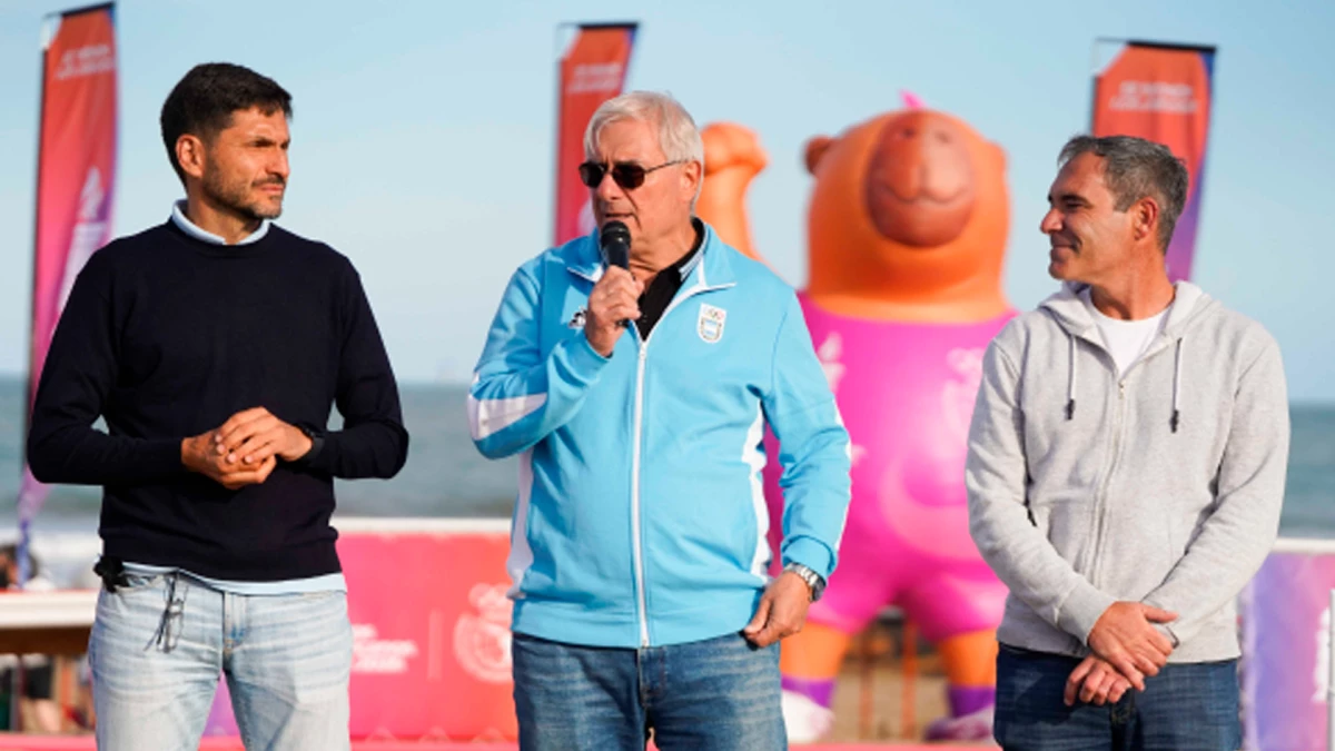 Mario Moccia encabezó el acto en Mar del Plata junto a Mazimiliano Pullaro, gobernador de Santa Fe, en Mar del Plata | Foto: Prensa COA