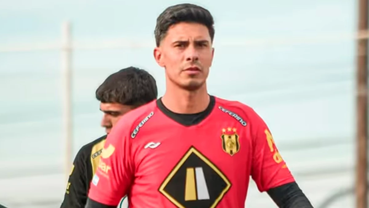 NIevas, arquero de Deportivo Madryn, que sufrió un paro cardiorespiratorio | Foto: Canal 12