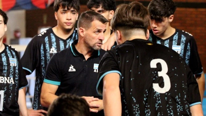 Foto: FEVA. La categoría de Nocenti ya jugó el mundial y salió segundo con la anterior camada de pibes