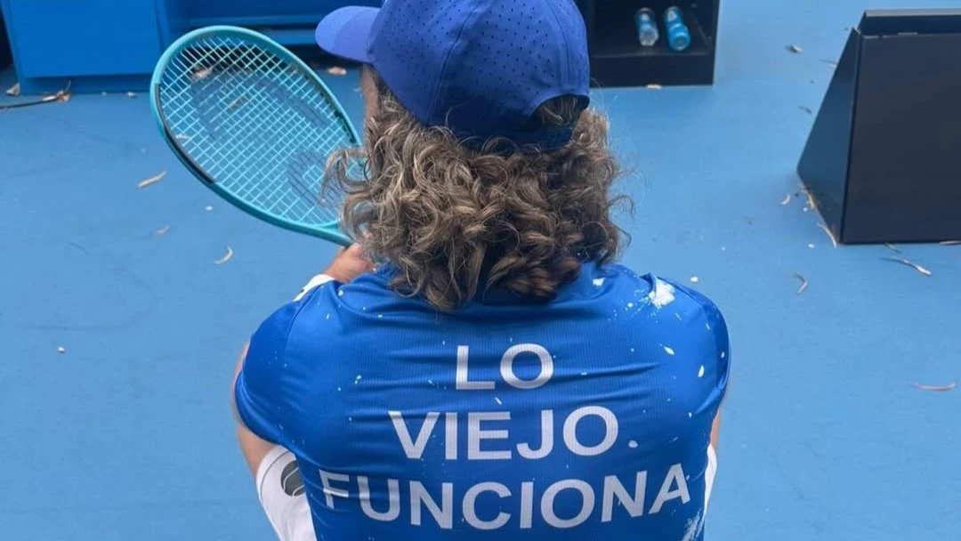 La ingeniosa remera que lució el santiagueño con un guiño para El Eternauta. Foto: @marco.trungelliti