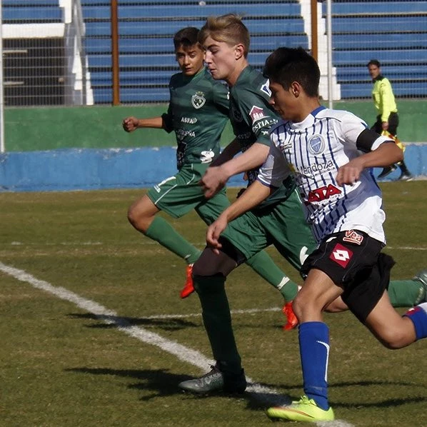 Valentini en Inferiores del Verde. Foto: Prensa Sarmiento.