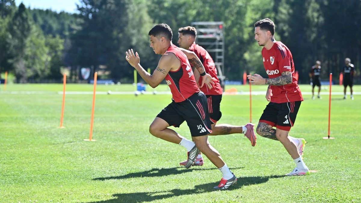 Foto: Prensa River. Juanfer Quintero, Aníbal Moreno y Gonzalo Montiel son fijas para ser titulares el sábado con Barracas. &nbsp;