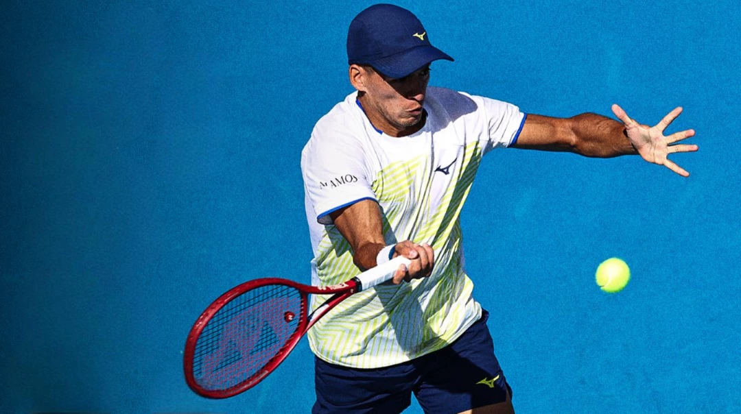 El argentino está invicto en la temporada 2026 (Foto: X@atptour).