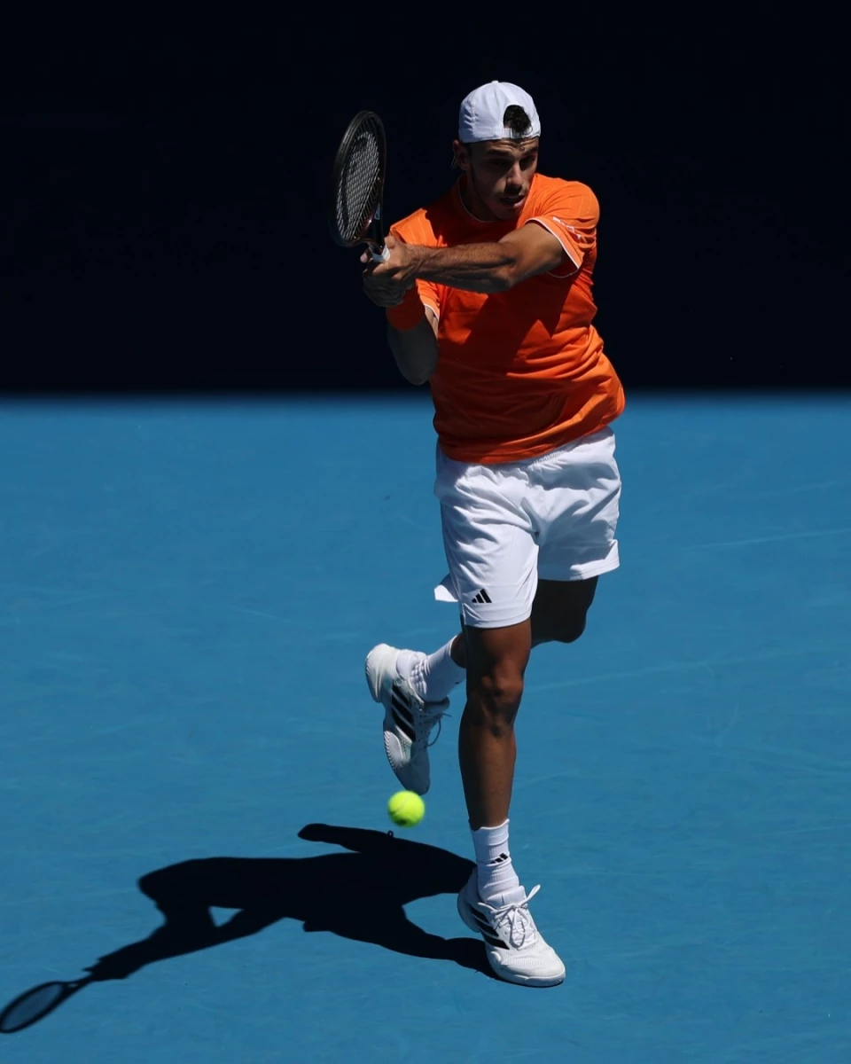 Fran Cerúndolo ya está en R2 de Australia (Foto: Aus Open).