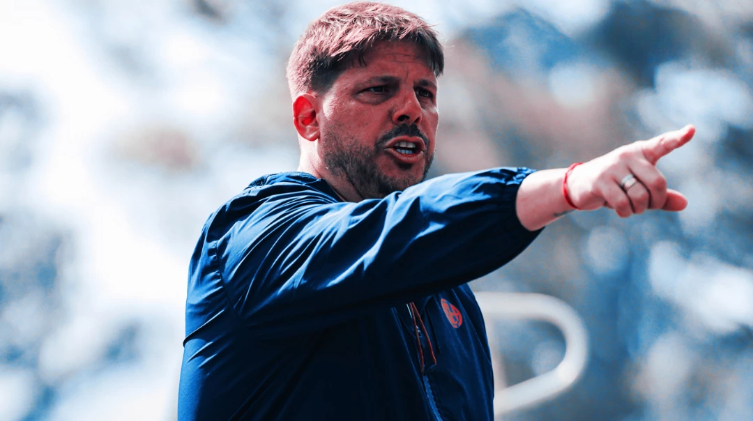 Ayude dio por terminados los rumores sobre las salidas de Romaña y Cuello (Foto: X@SaLorenzo).