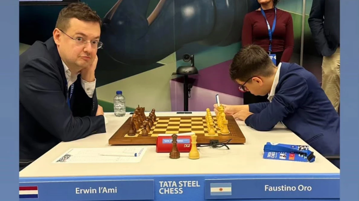 Foto:@TataSteelchess. Faustino Oro venció al local LAmi y sumó su primer éxito en el certamen, tras disputar la segunda ronda