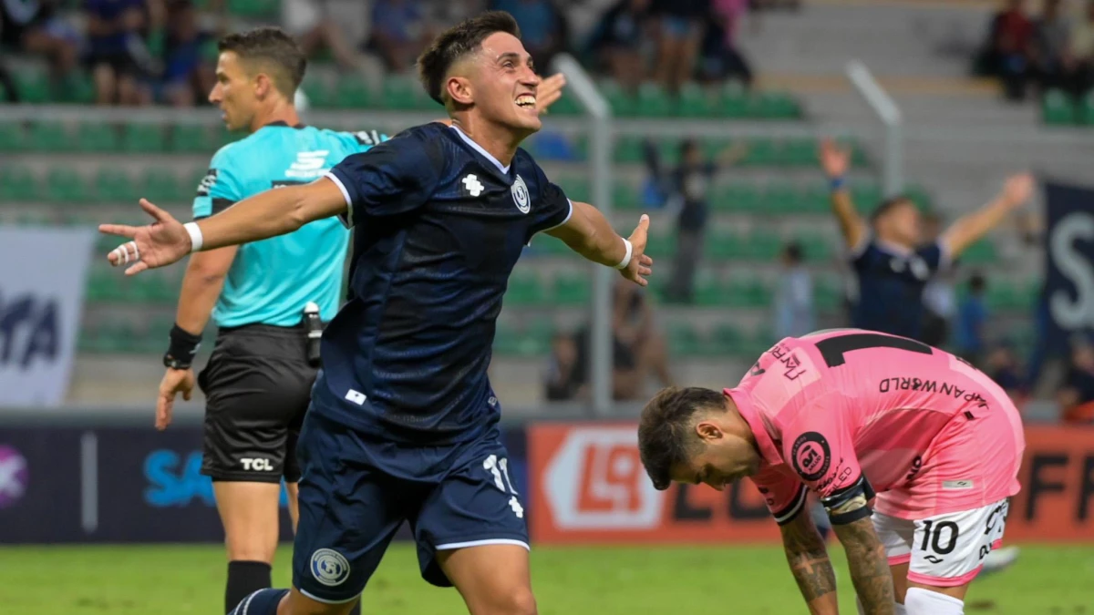 Foto de Copa Argentina. Gonzalo Ríos celebra el segundo gol de Independiente Rivadavia