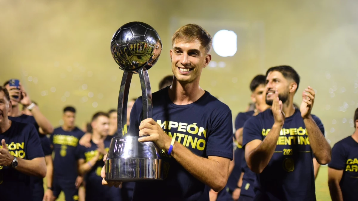 El defensor de Rosario Central, Juan Cruz Komar, será sometido a una operación este jueves por una arritmia cardíaca.