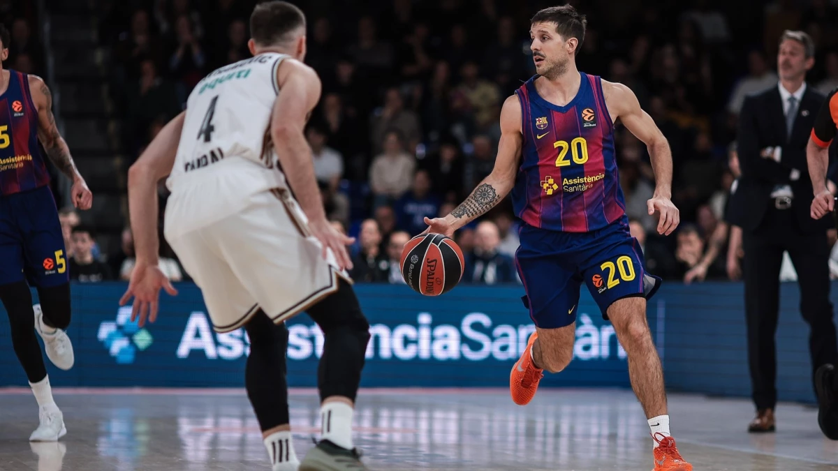 Foto:@FCBarcelona. El argentino Laprovíttola colaboró con 6 puntos en el triunfo de Barcelona sobre Dubai Basketball