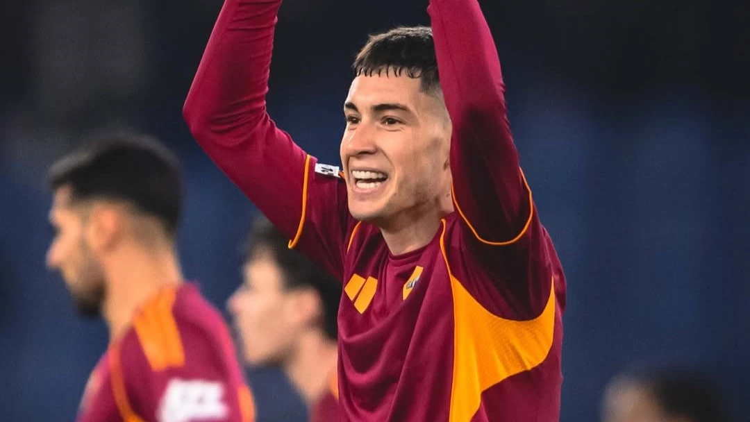 Matías Soulé autor de una asistencia y figura de la victoria de la Loba. Foto: @officialasroma.