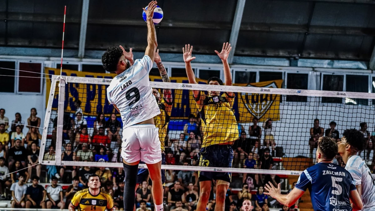 Foto: Prensa ACLAV. Ciudad perdió su invicto contra Boca en un partidazo luego de un tie break jugado en el Gorky Grana.